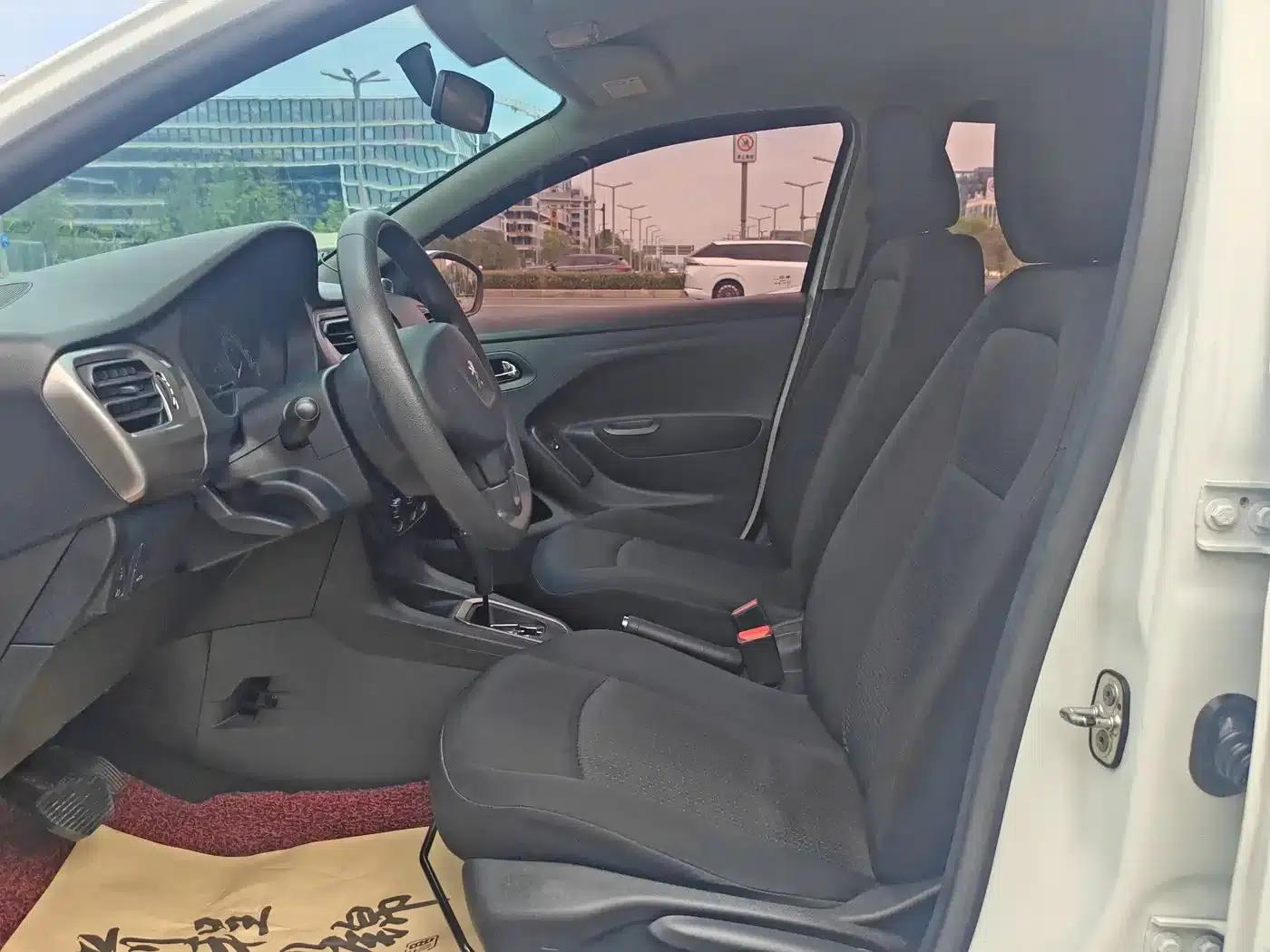 Peugeot 301 2014 1.6L Automatic Comfort Edition — миниатюра 9