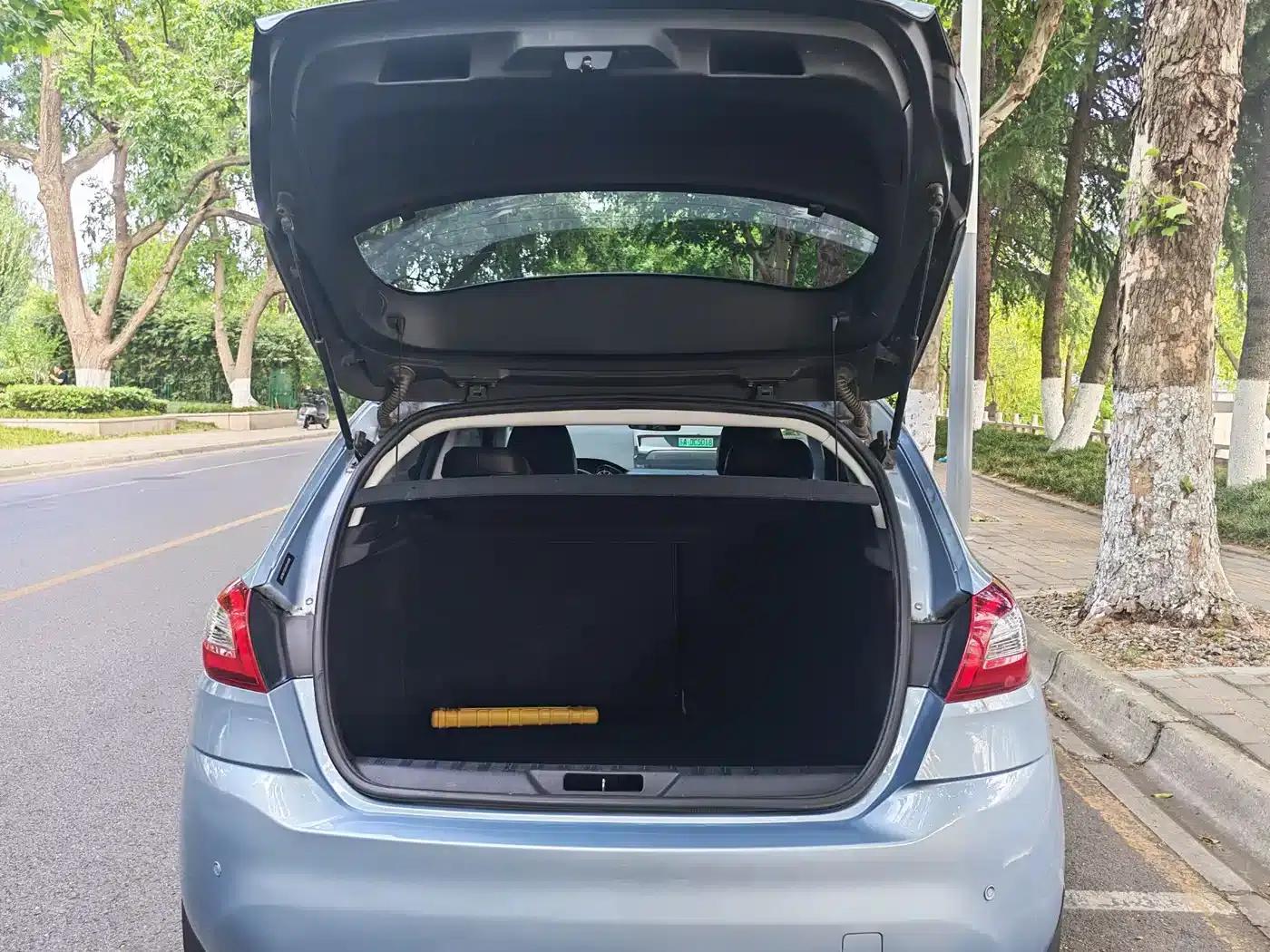 Peugeot 308S 2015 1.6L Manual Comfort Edition — миниатюра 19