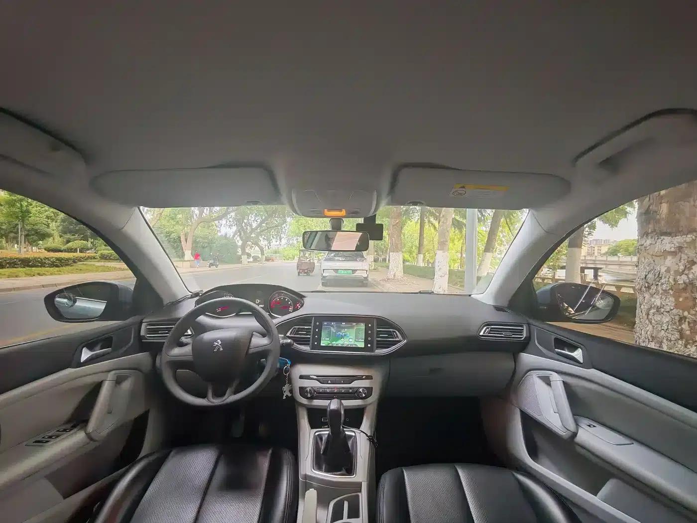 Peugeot 308S 2015 1.6L Manual Comfort Edition — миниатюра 10