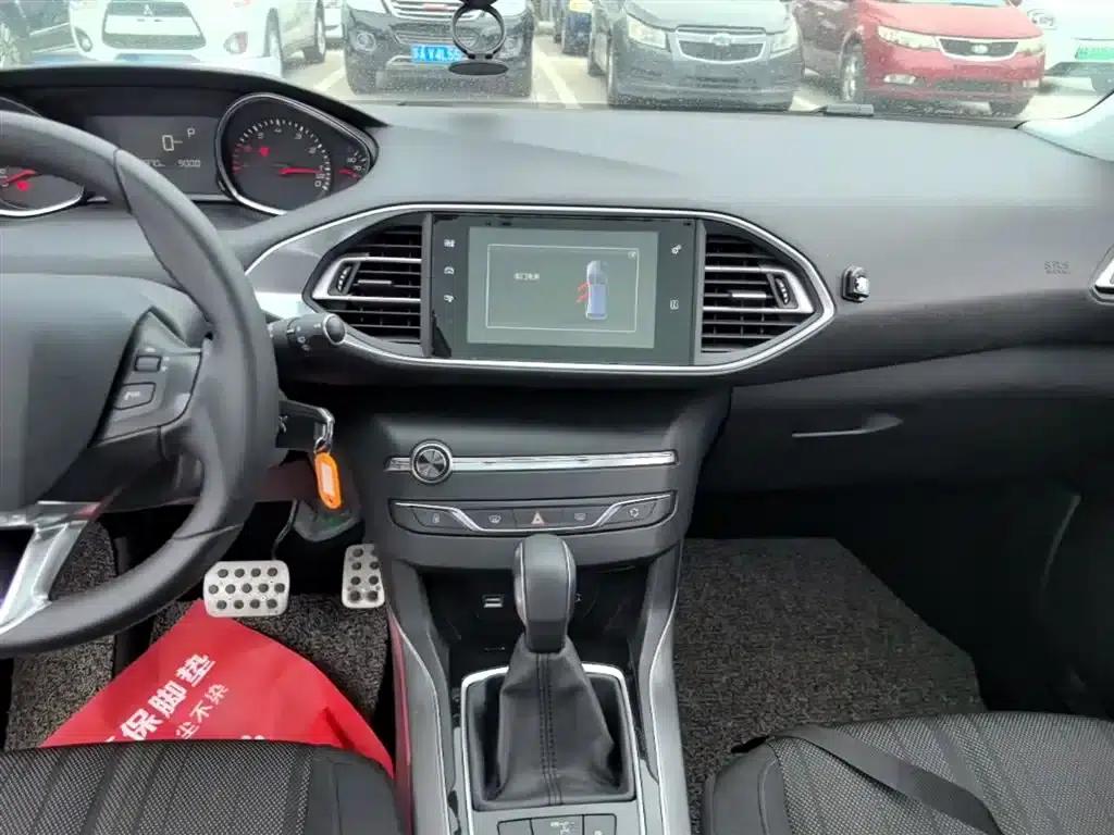 Peugeot 308S 2015 1.6T Automatic Sporty Edition — миниатюра 13