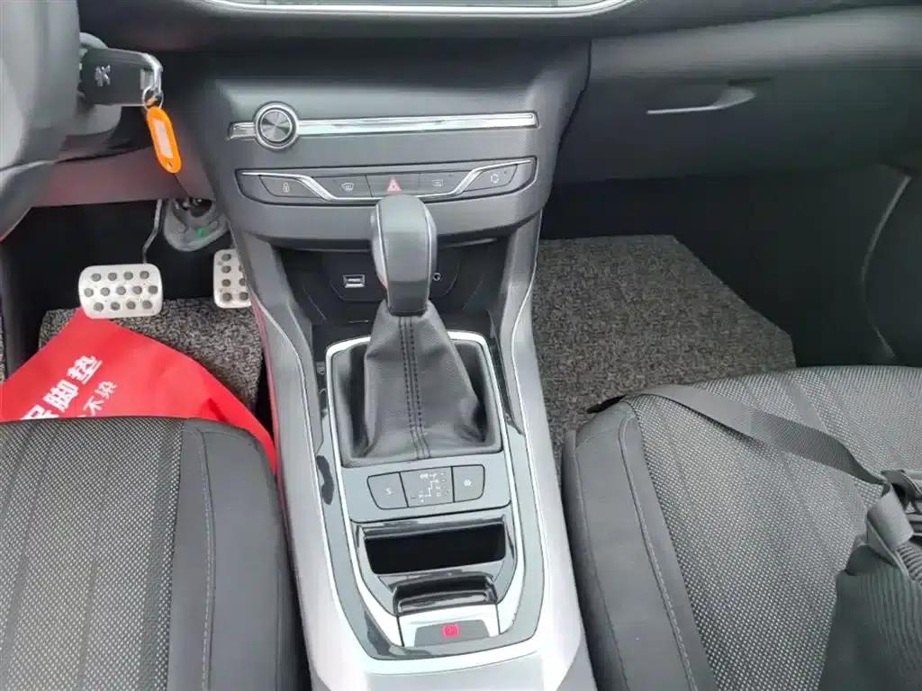 Peugeot 308S 2015 1.6T Automatic Sporty Edition — миниатюра 14