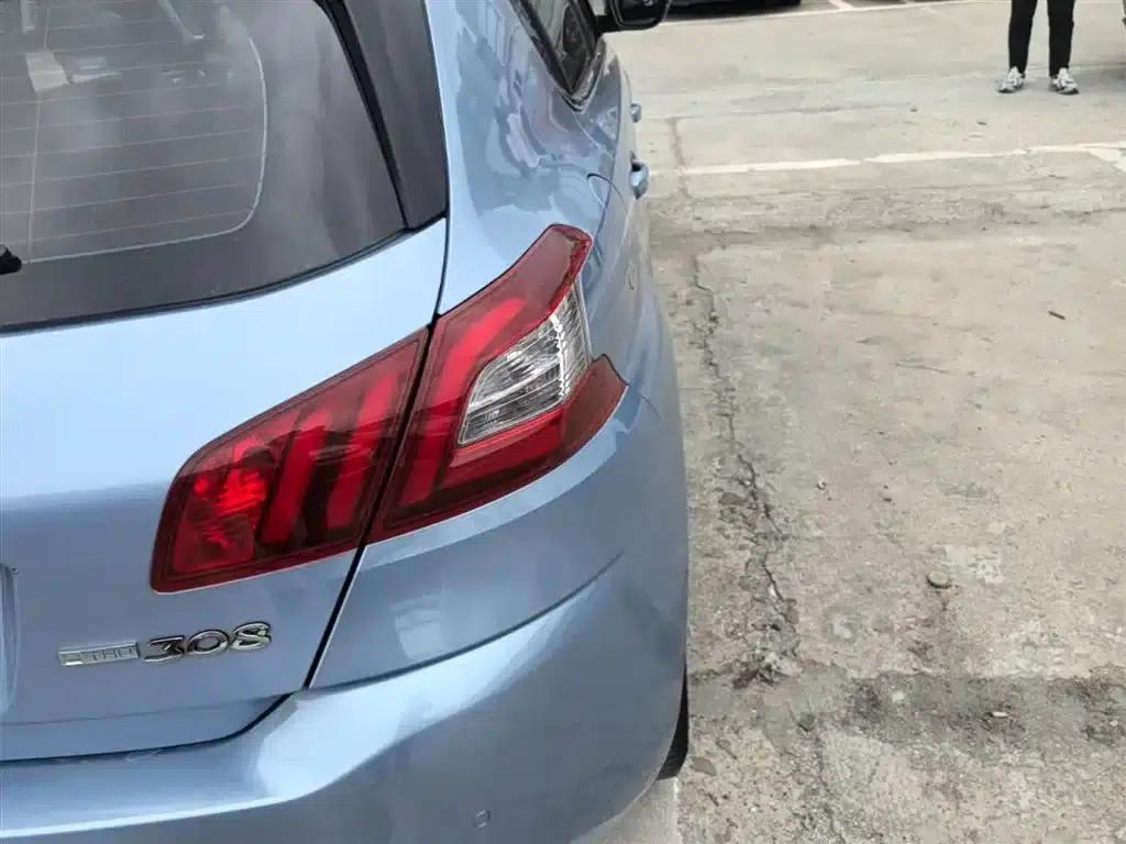 Peugeot 308S 2015 1.6T Automatic Sporty Edition — миниатюра 8