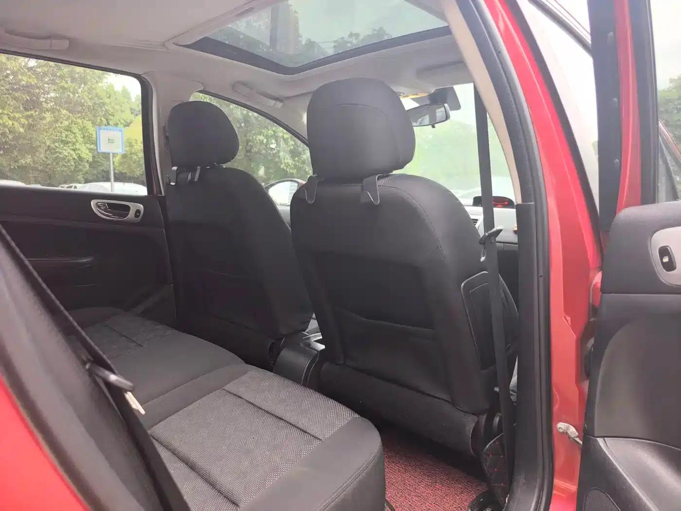 Peugeot 307 2013 1.6L Automatic Cross — миниатюра 20
