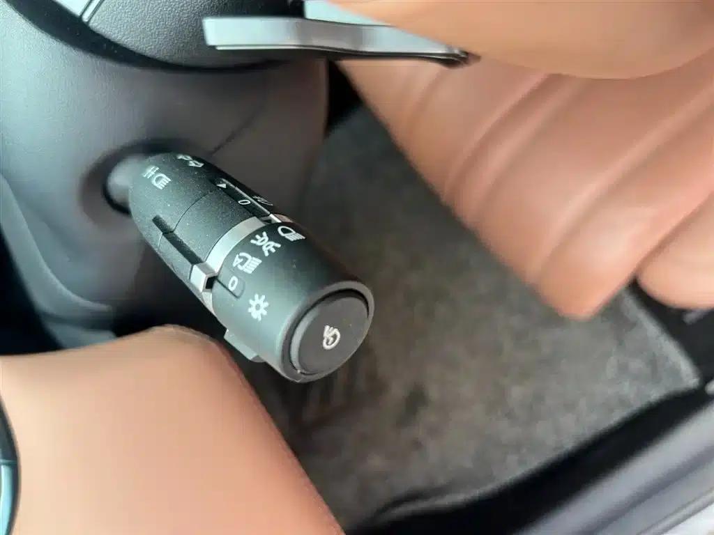 Song L EV 2025 Model 662km Excellent Intelligent Driving Edition — миниатюра 9