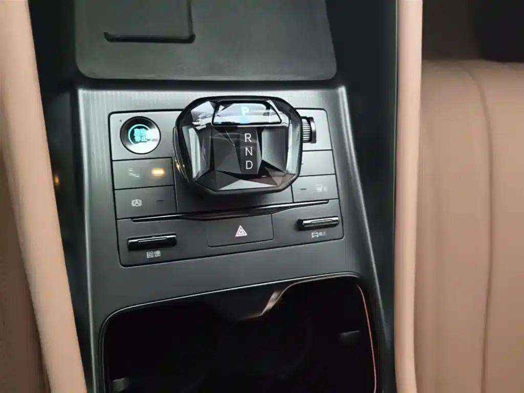 Song L EV 2024 550km Excellent Edition — миниатюра 14