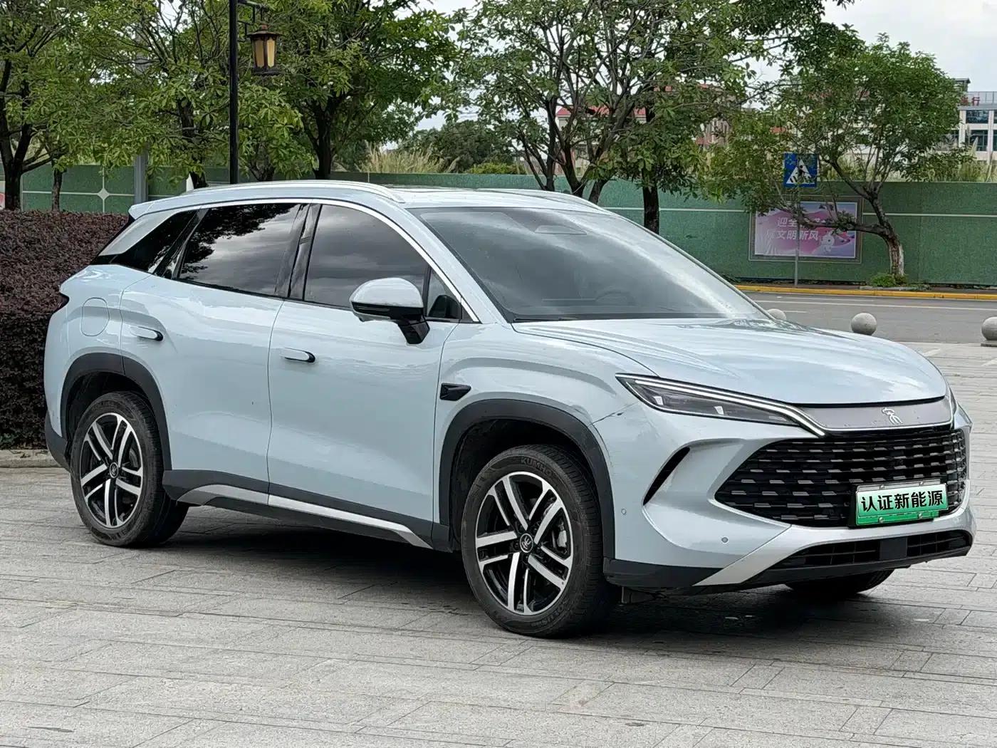 Song L DM-i 2025 Smart Driving Edition 112km Leading Model — миниатюра 3