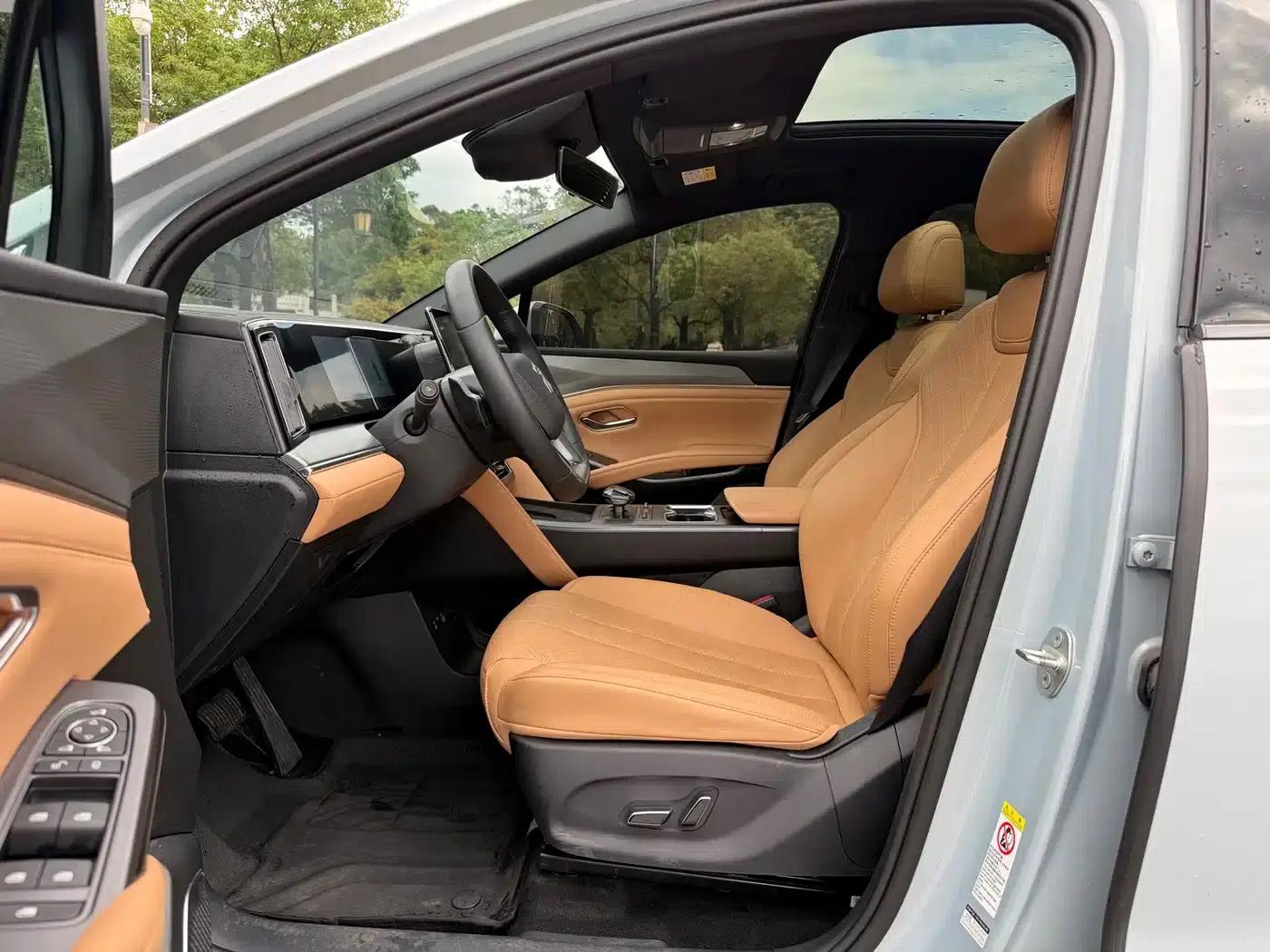 Song L DM-i 2025 Smart Driving Edition 112km Leading Model — миниатюра 4