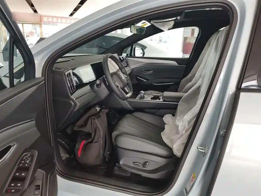 Song L DM-i 2025 Smart Driving Edition 112km/h Superior Model — миниатюра 16