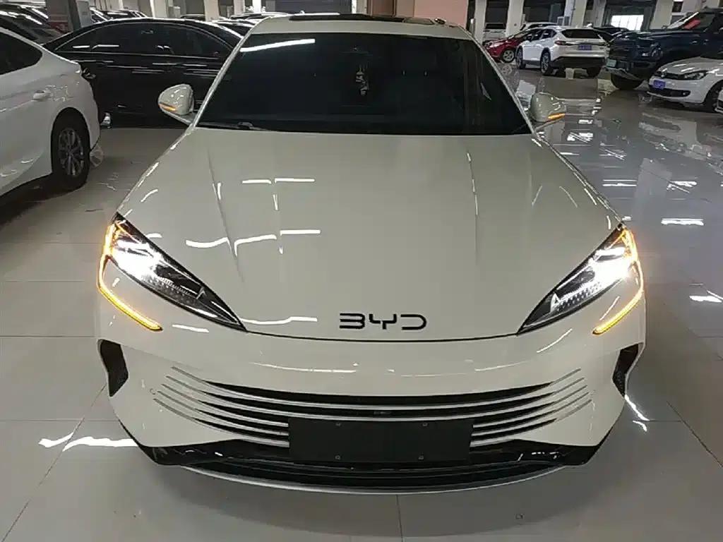 Seal 2024 Glory Edition DM-i 1.5L 121km Luxury — миниатюра 3