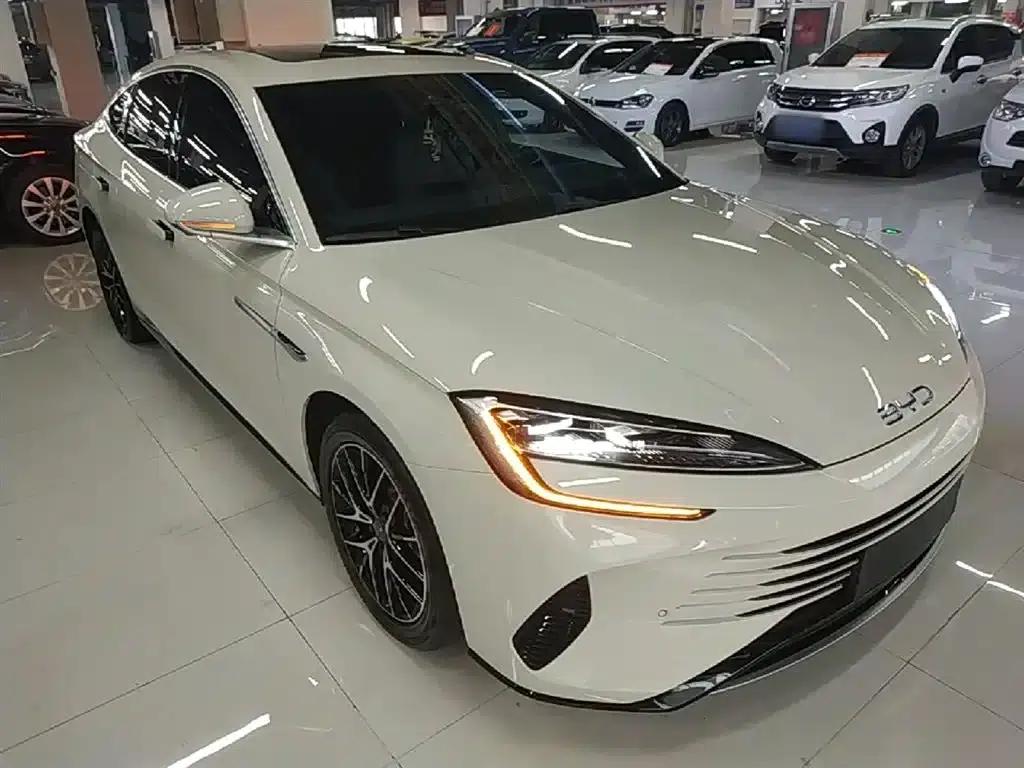 Seal 2024 Glory Edition DM-i 1.5L 121km Luxury — миниатюра 4