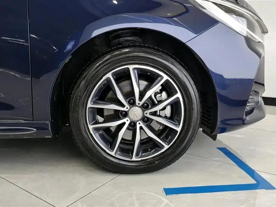Song MAX 2017 1.5T Automatic Intelligent Luxury 7-Seater — миниатюра 6
