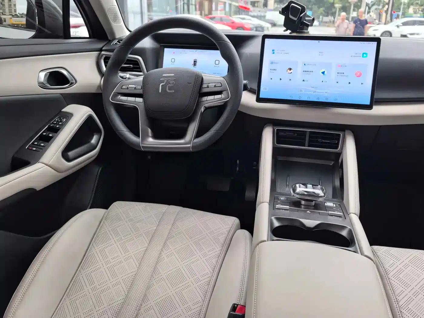 Yuan UP 2024 Model 401KM Leading Edition — миниатюра 13