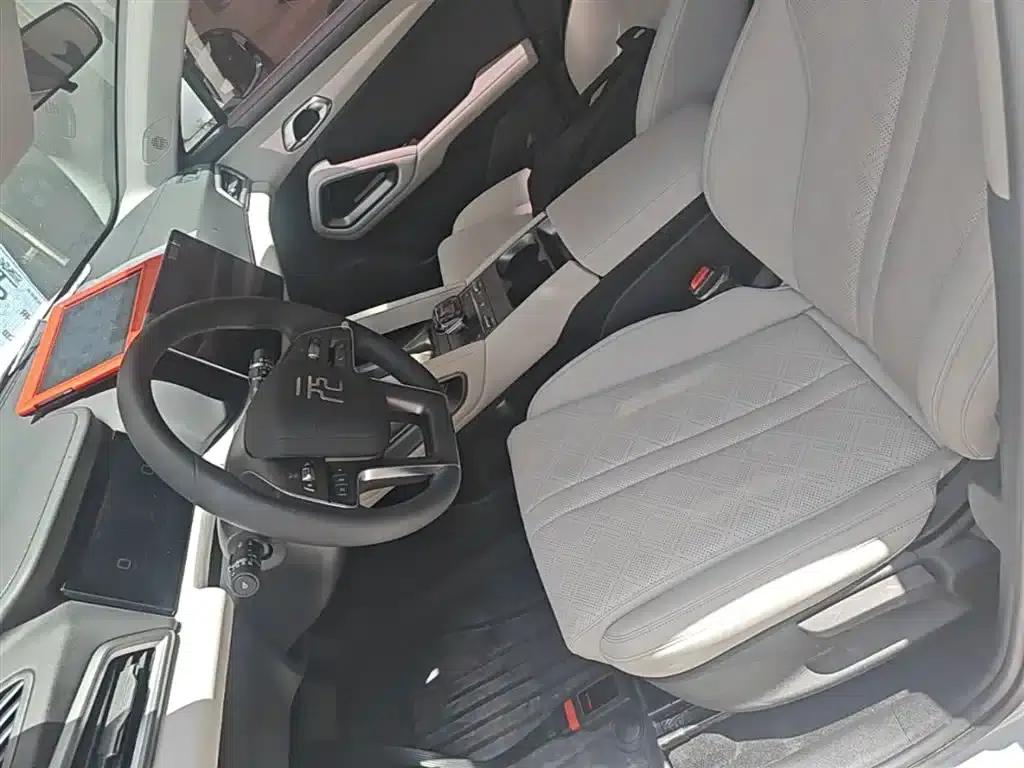 Yuan UP 2024 Model 401KM Leading Edition — миниатюра 15