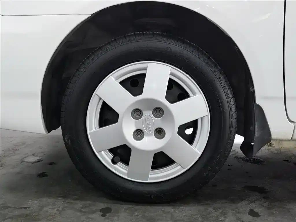 BYD F3 2012 Energy-Saving Edition 1.5L Manual Comfort Model — миниатюра 17