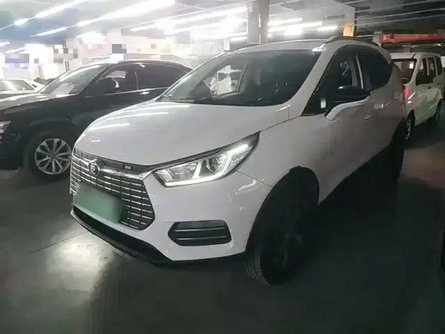 Yuan New Energy 2018 EV360 Smart Connected Cool Edition