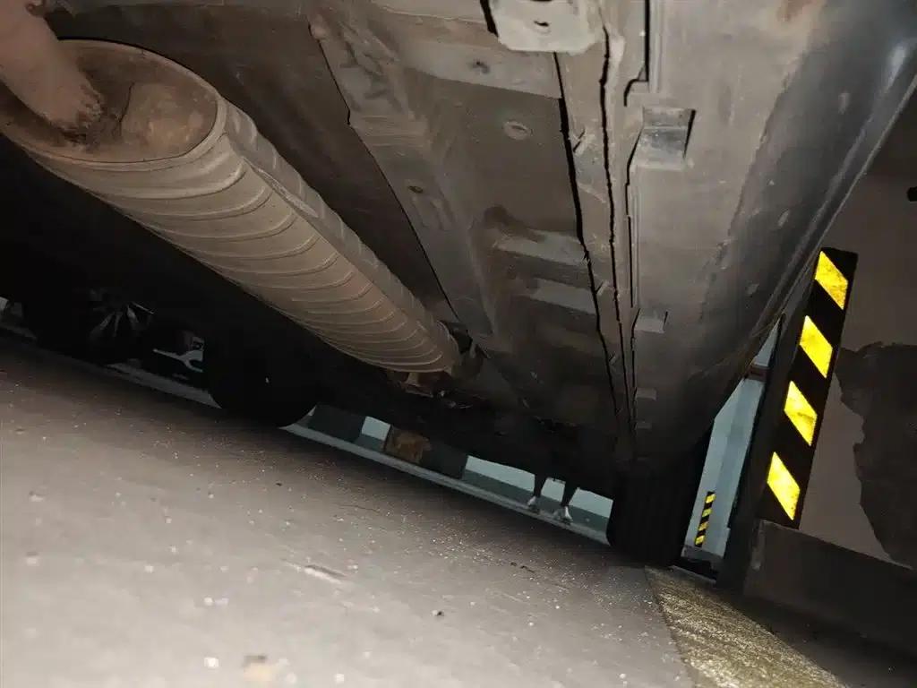 Tang 2018 2.0T Automatic Intelligent Connected Premium 7-seater National V Emission Standard — миниатюра 18