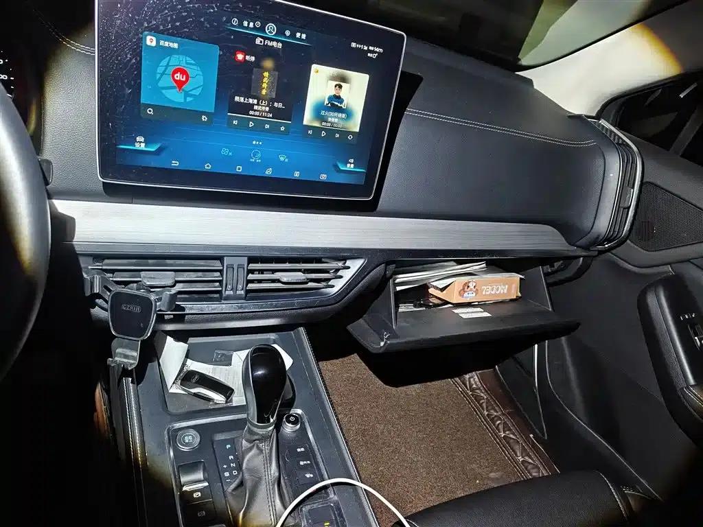 Tang 2018 2.0T Automatic Intelligent Connected Premium 7-seater National V Emission Standard — миниатюра 9