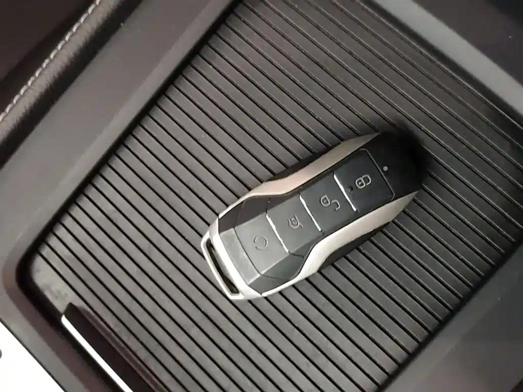 Tang 2018 2.0T Automatic Intelligent Connected Premium 7-seater National V Emission Standard — миниатюра 9