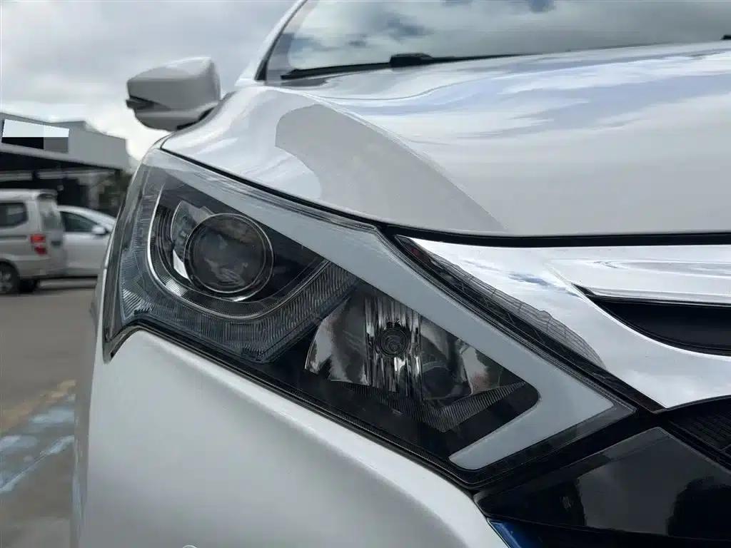 Qin New Energy 2015 1.5T Dual Crown Flagship Plus Edition — миниатюра 3
