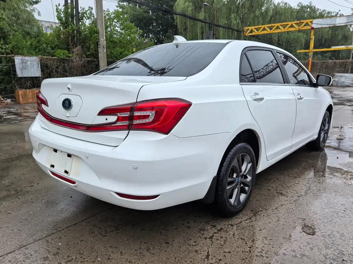 Qin New Energy 2017 1.5T Premium Edition — миниатюра 7