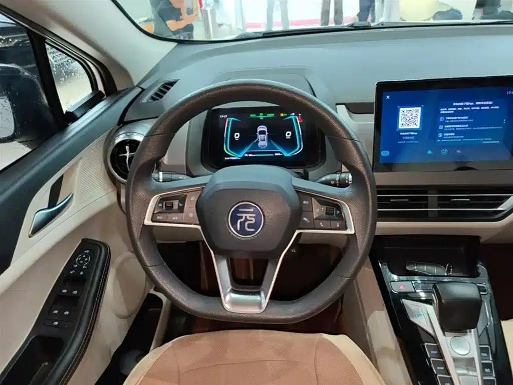 Yuan Pro 2021 401KM Premium — миниатюра 11