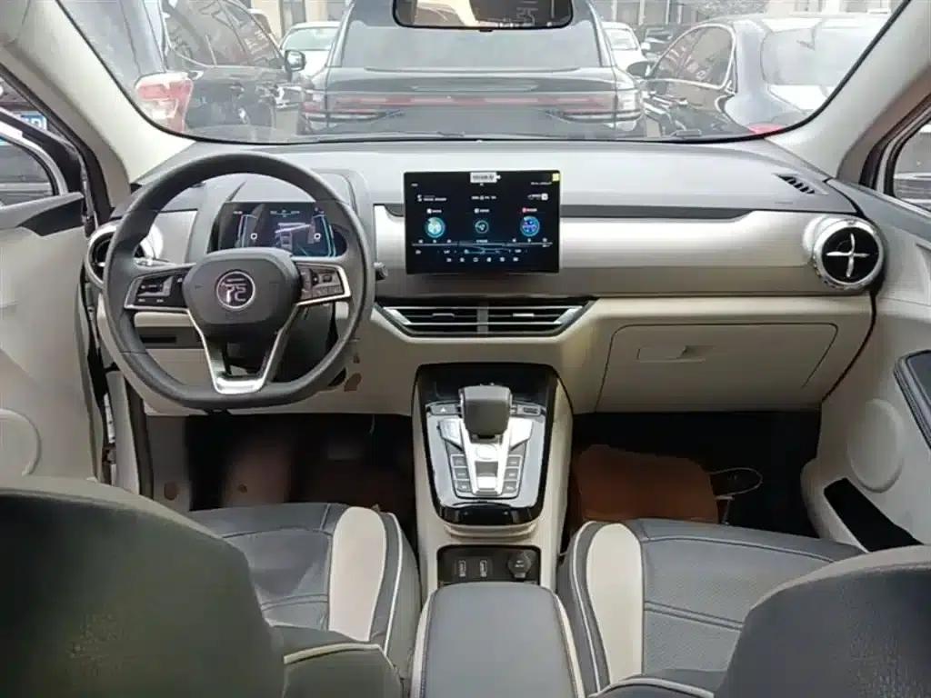 Yuan Pro 2021 401KM Premium — миниатюра 10