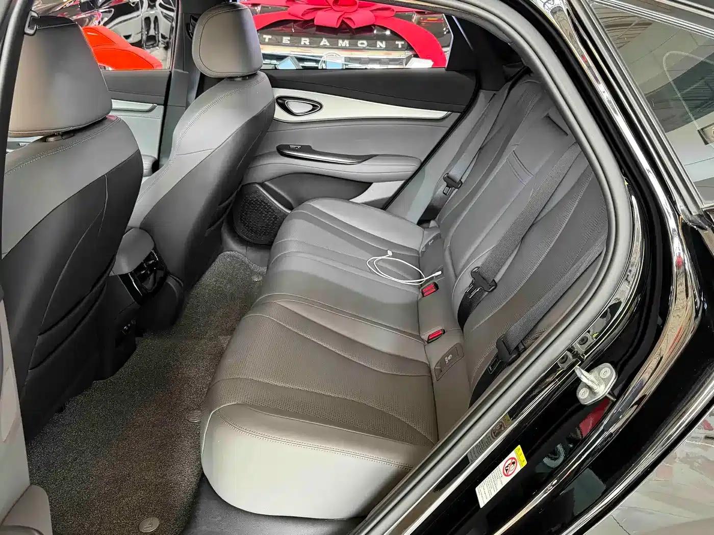 Seal 07 DM-i 2025 Model DM-i 1.5L 125km Elite — миниатюра 16