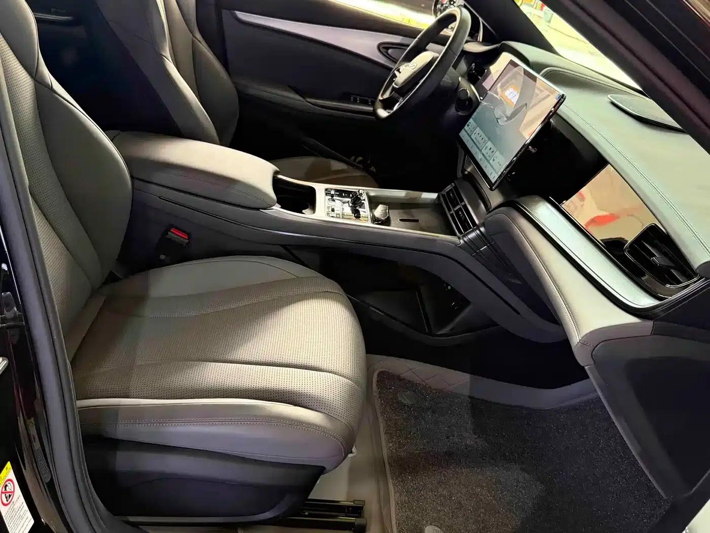 Seal 07 DM-i 2025 Model DM-i 1.5L 125km Elite — миниатюра 7