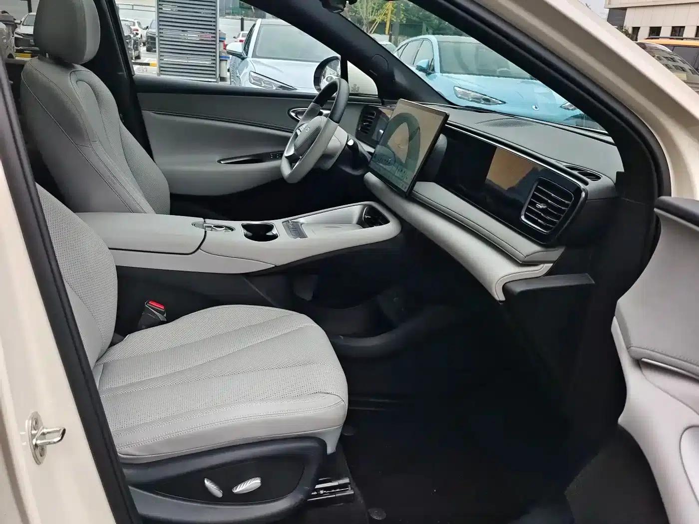 Hiace 06 2025 EV 605 Navigator Plus Edition — миниатюра 22