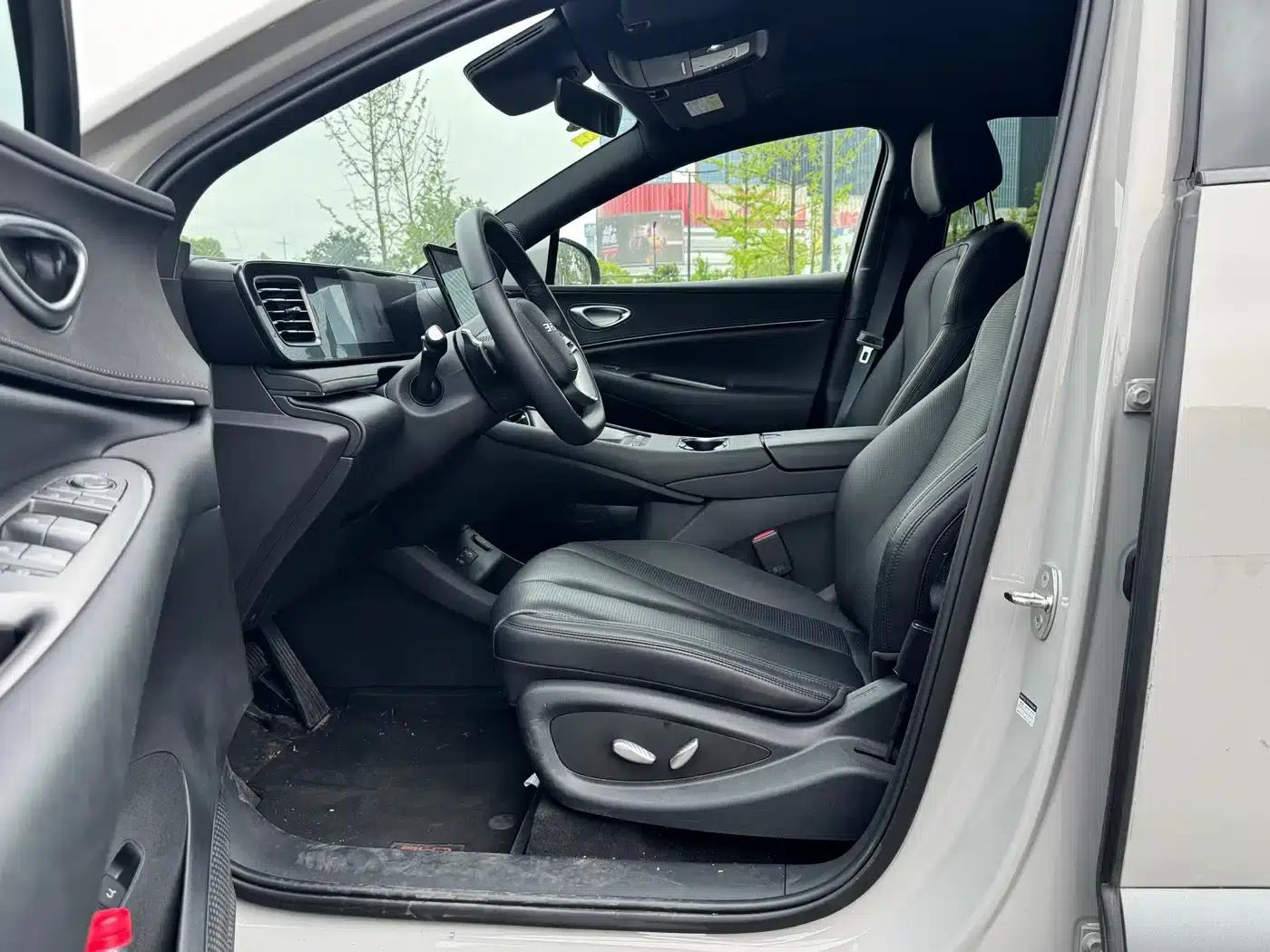 Hiace 06 2025 EV 605 Navigator Pro Edition — миниатюра 8