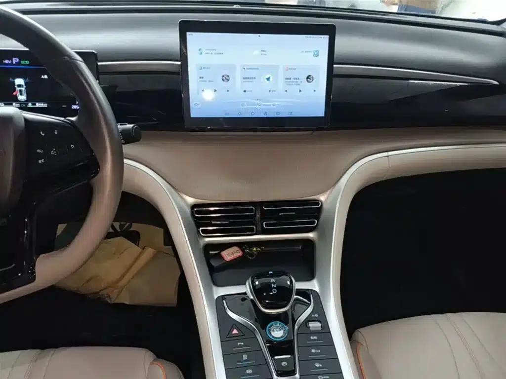 Song Pro New Energy 2024 Glory Edition DM-i 71KM Navigation Model — миниатюра 13