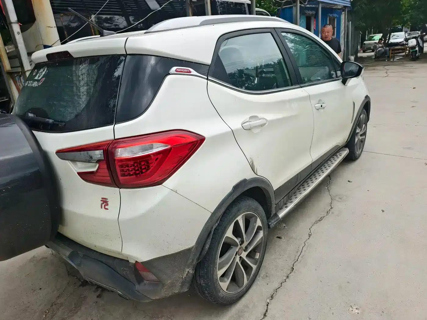 2016 Yuan 1.5L Manual Premium Model — миниатюра 5