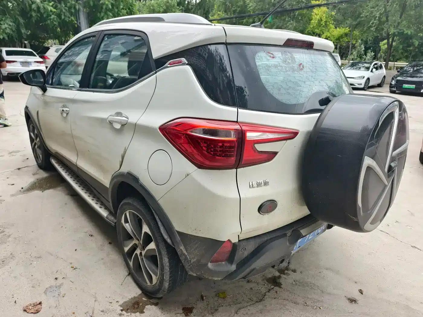 2016 Yuan 1.5L Manual Premium Model — миниатюра 7