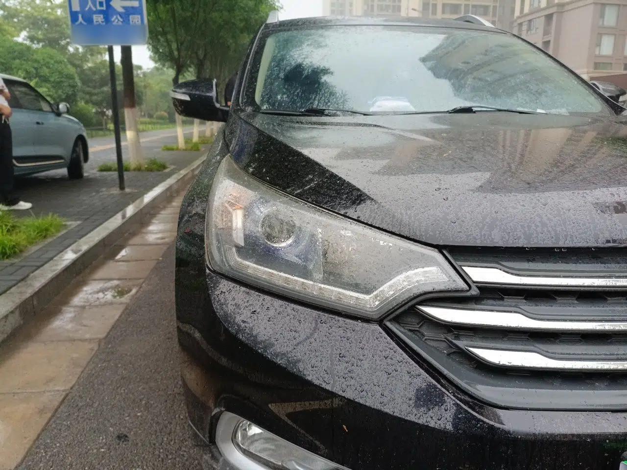Dongfeng Aeolus AX7 2015 2.0L Manual Zhiyi Trim — миниатюра 7