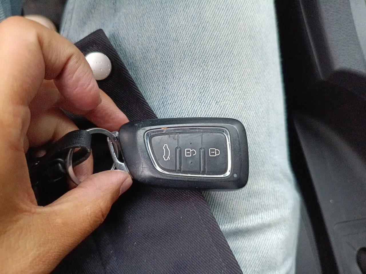Dongfeng Aeolus AX7 2015 2.0L Manual Zhiyi Trim — миниатюра 9