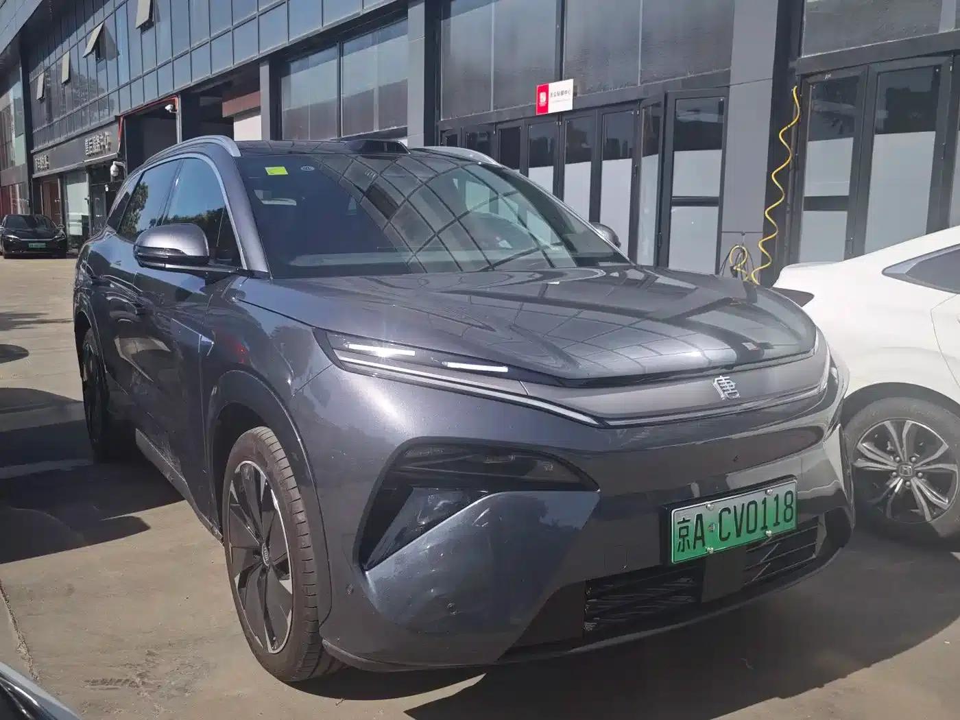 Tang L 2025 EV 600KM Four-Wheel Drive LiDAR Flagship Edition — миниатюра 3