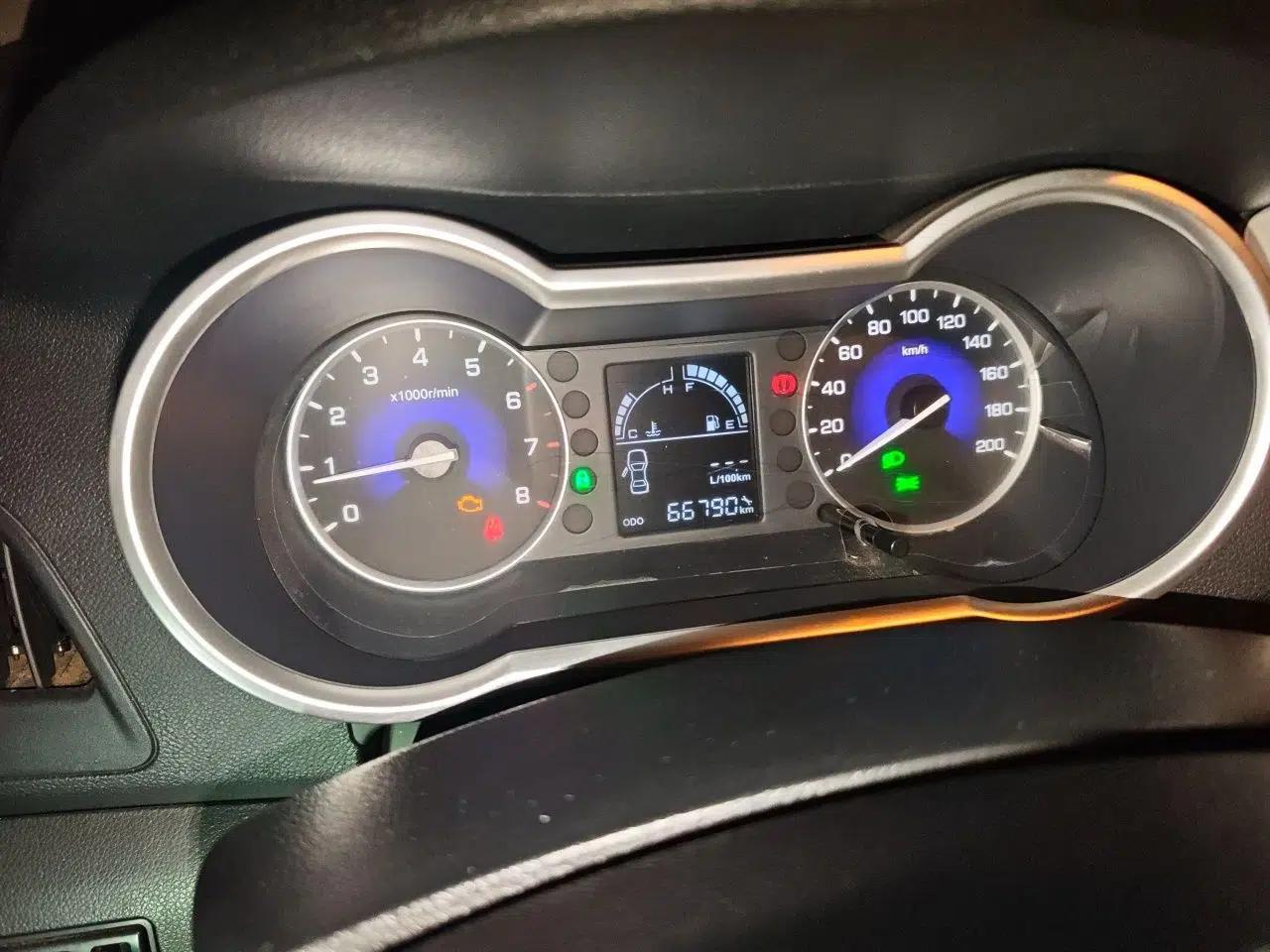 Dongfeng Aeolus AX3 2016 1.4T Manual ZhiKu Model — миниатюра 13