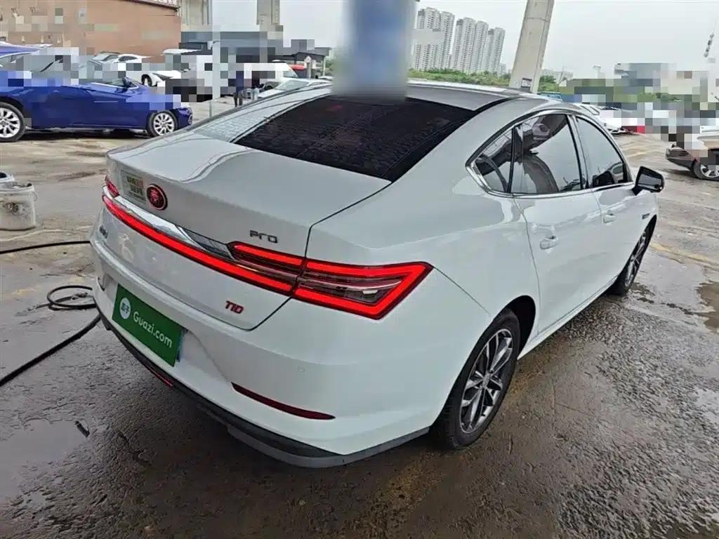 Qin Pro 2018 1.5TI Automatic Smart Connect Premium Edition — миниатюра 7