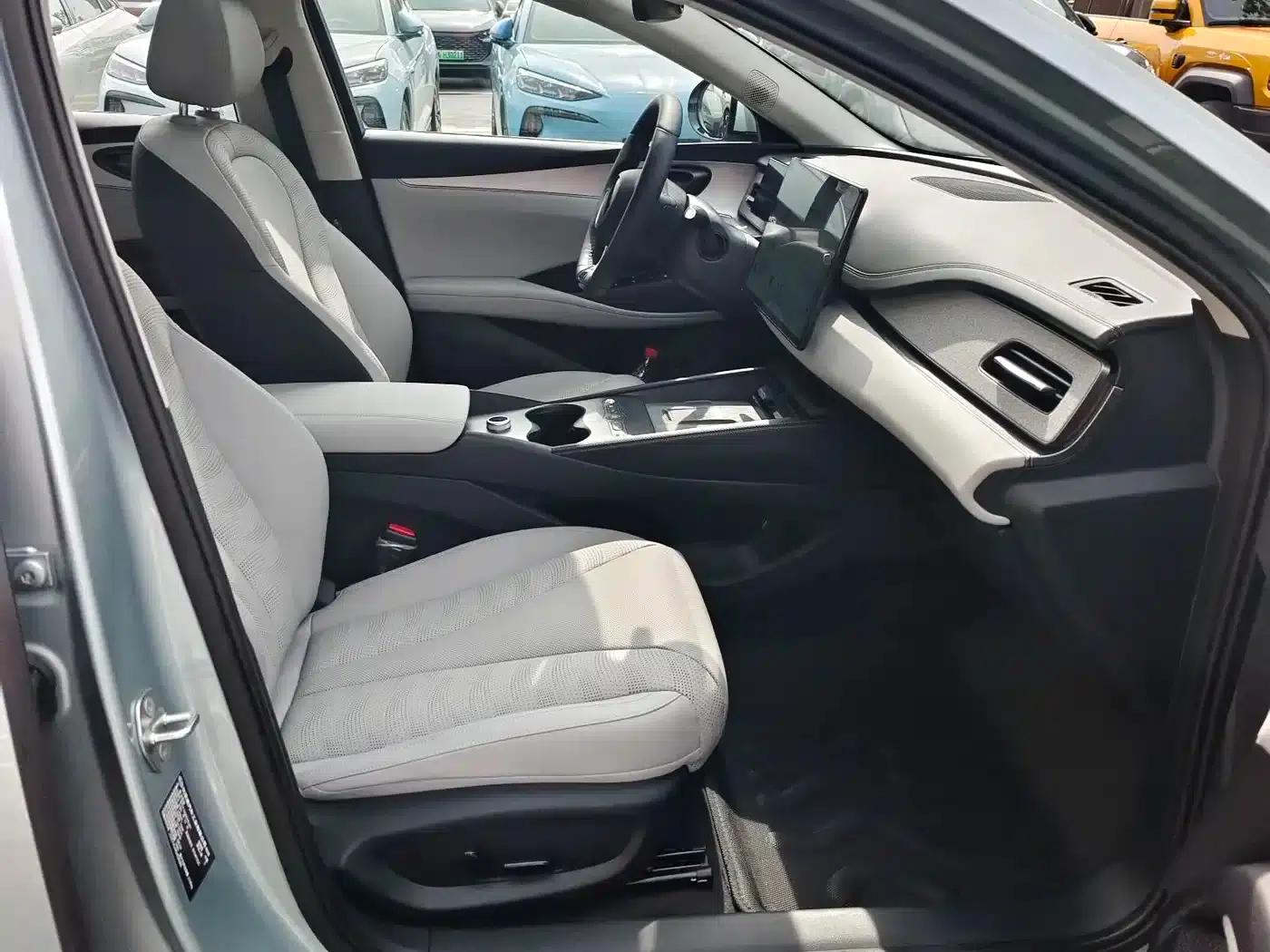 Seal 06 DM-i Touring Edition 2025 DM-i 150KM Flagship Model — миниатюра 21