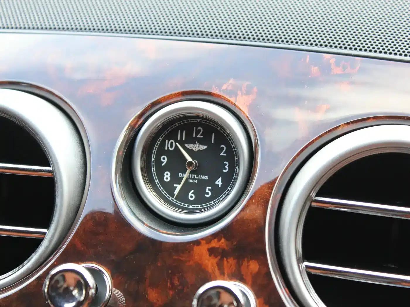 2014 Flying Spur 4.0T V8 Standard Edition — миниатюра 11
