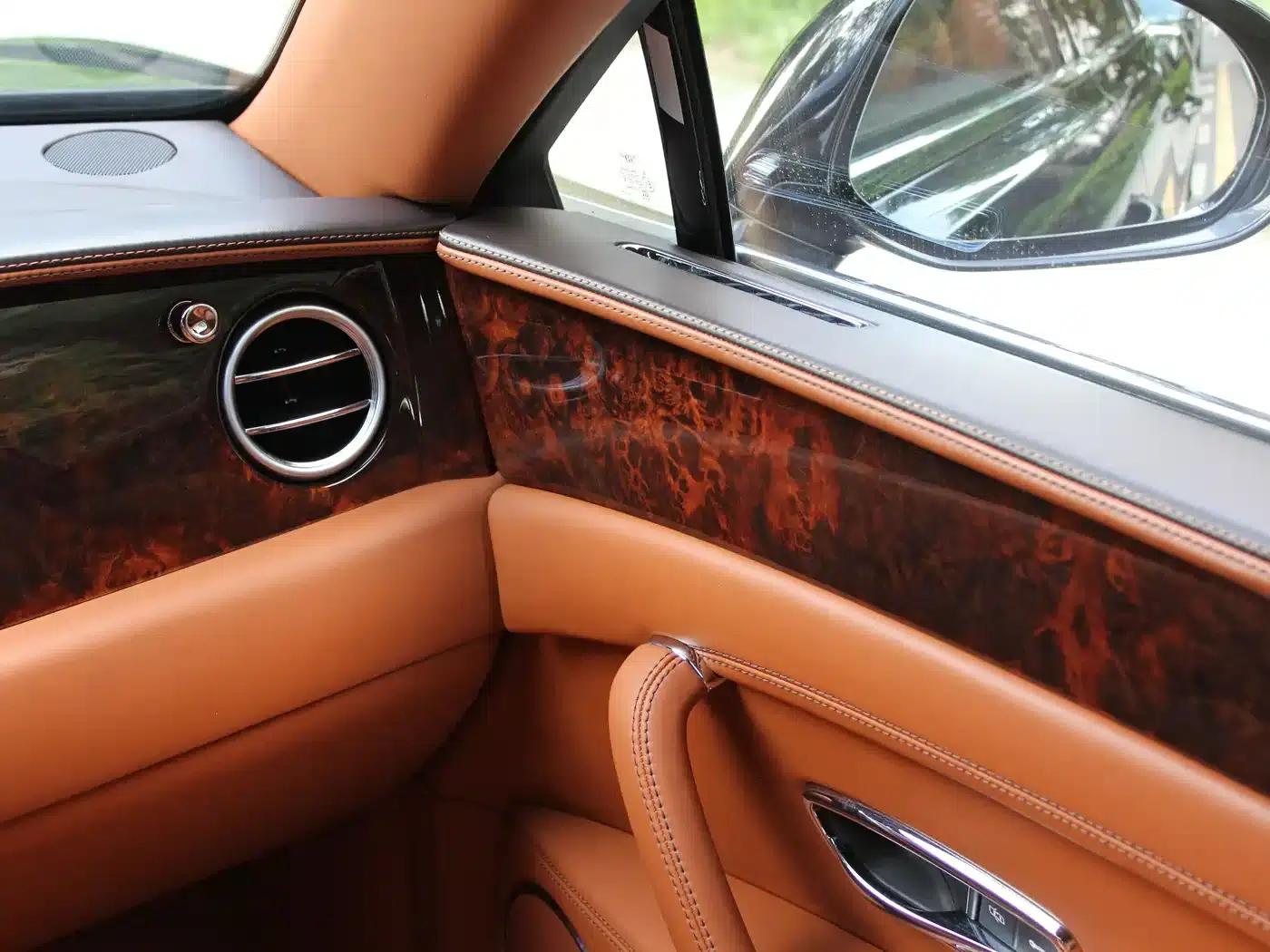 2014 Flying Spur 4.0T V8 Standard Edition — миниатюра 21