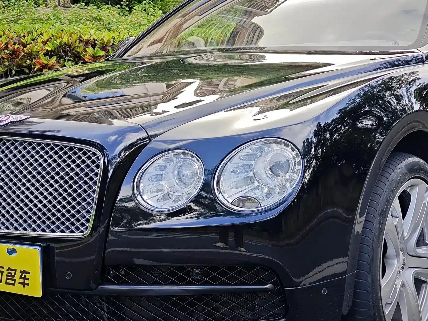 2014 Flying Spur 4.0T V8 Standard Edition — миниатюра 4