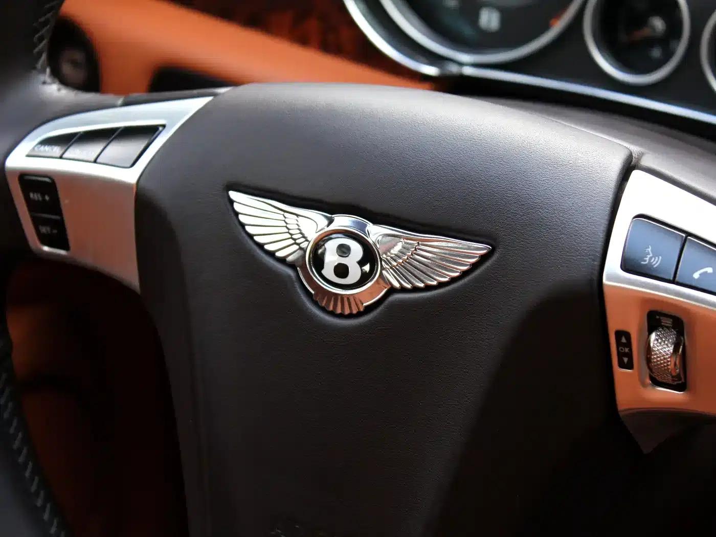 2014 Flying Spur 4.0T V8 Standard Edition — миниатюра 8