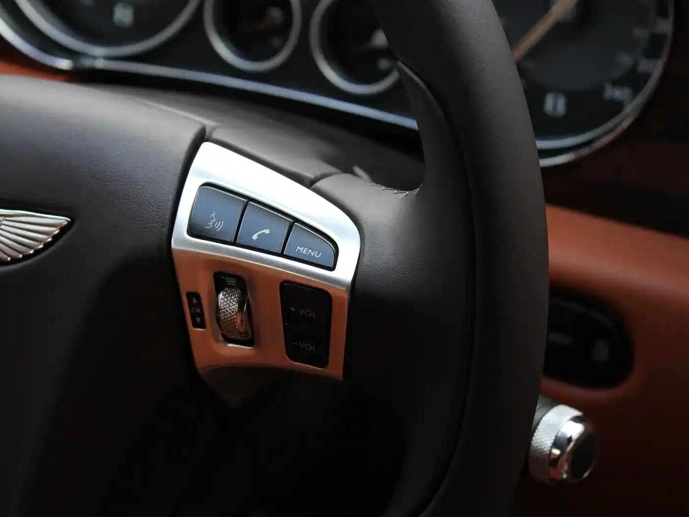 2014 Flying Spur 4.0T V8 Standard Edition — миниатюра 10