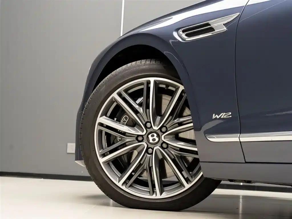 Flying Spur 2020 6.0T W12 Standard Edition — миниатюра 6