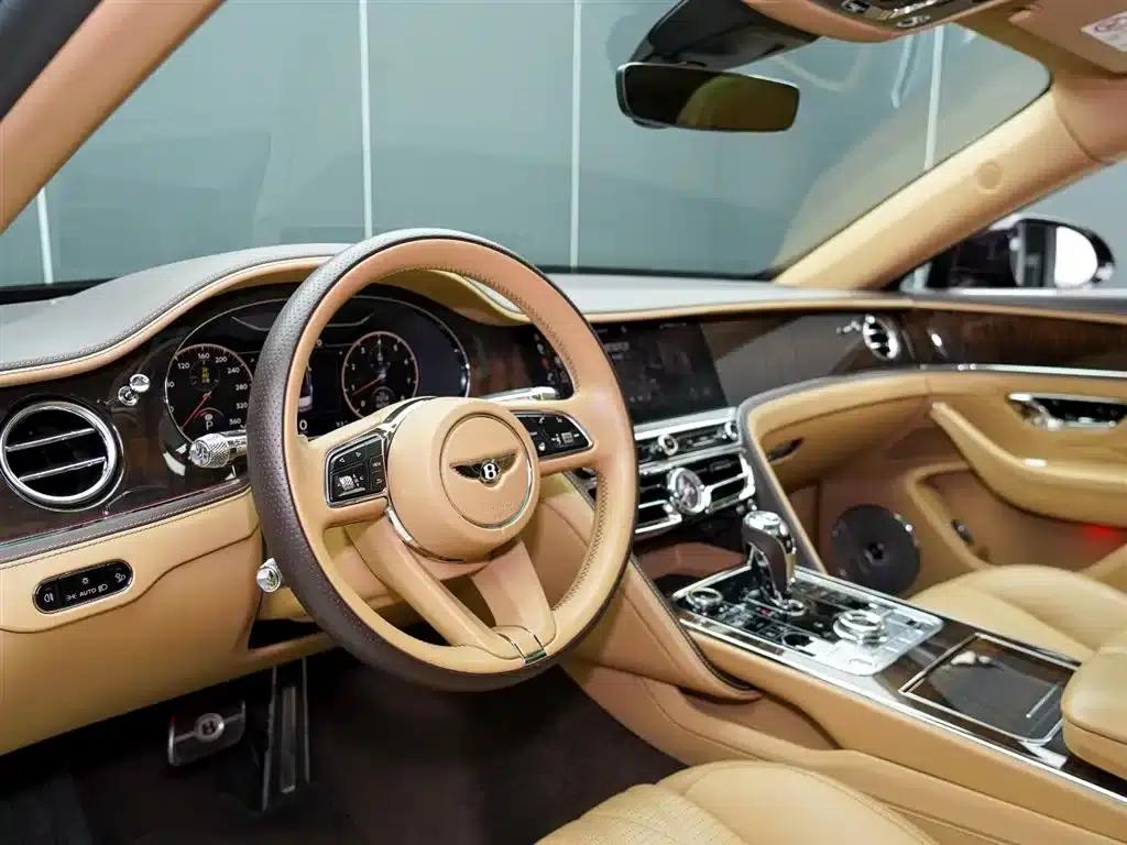 Flying Spur 2022 4.0T V8 Standard Edition — миниатюра 12