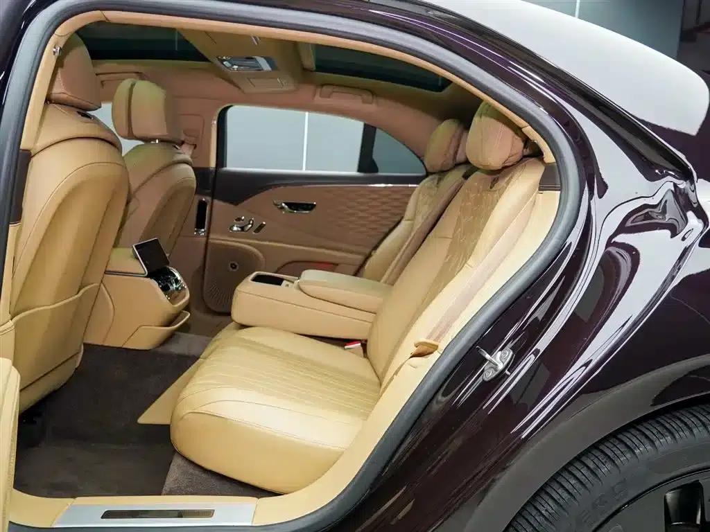 Flying Spur 2022 4.0T V8 Standard Edition — миниатюра 13