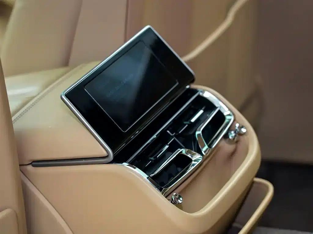Flying Spur 2022 4.0T V8 Standard Edition — миниатюра 15