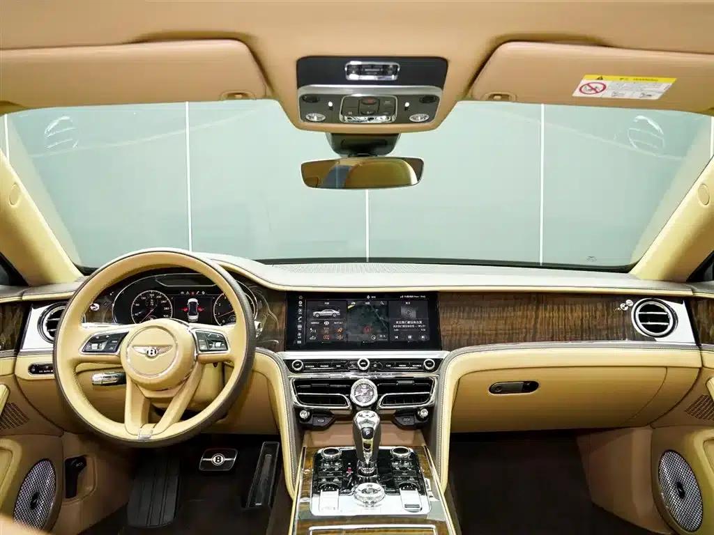Flying Spur 2022 4.0T V8 Standard Edition — миниатюра 17
