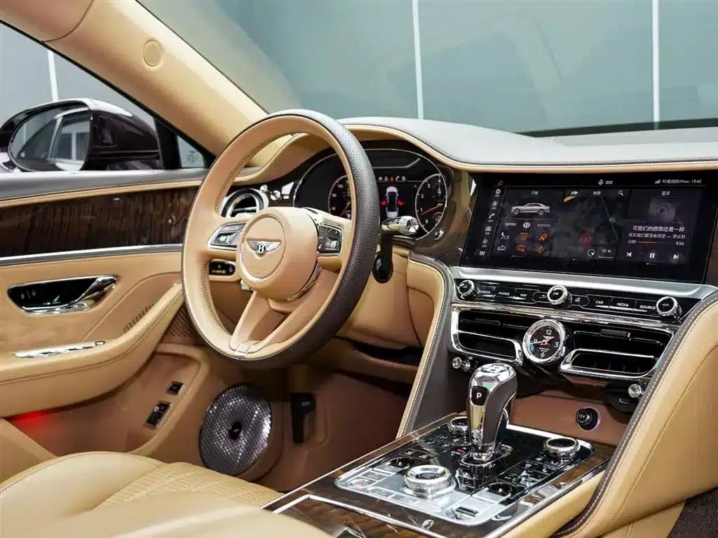 Flying Spur 2022 4.0T V8 Standard Edition — миниатюра 19